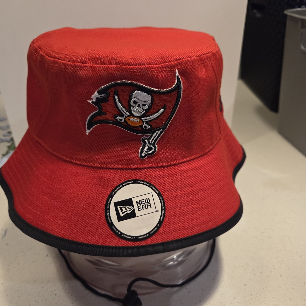 Tampa Bay Buccaneers Red New Era Bucket Hat